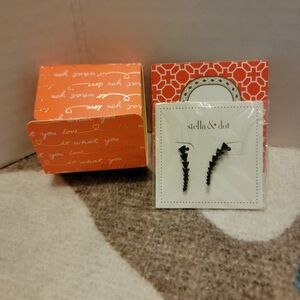 Stella & Dot Black Geometric Earrings